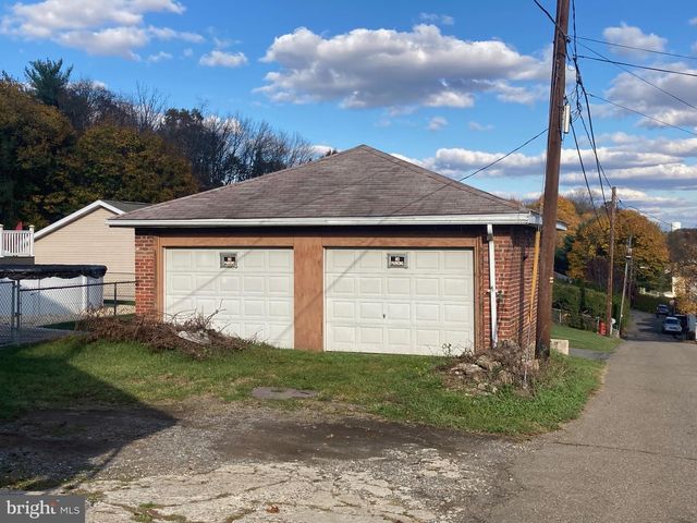 700 N 13TH ST, Pottsville, PA 17901