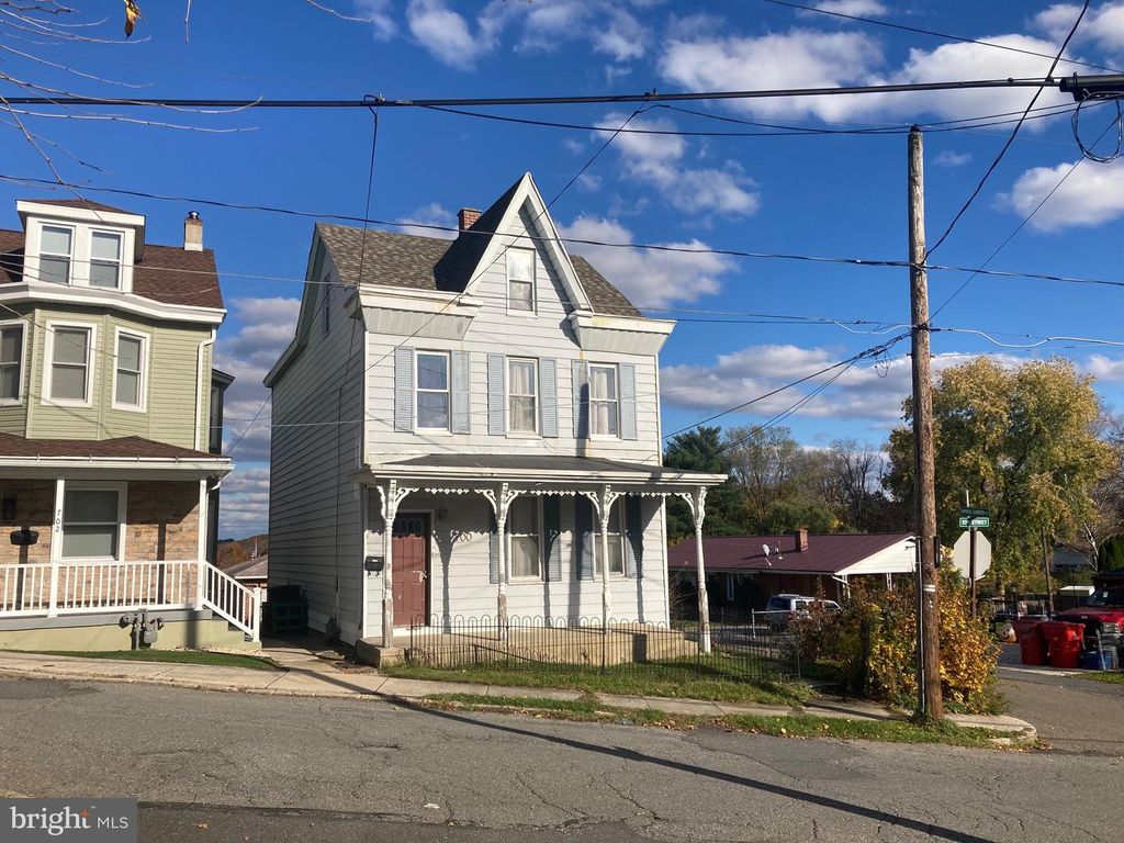 700 N 13TH ST, Pottsville, PA 17901