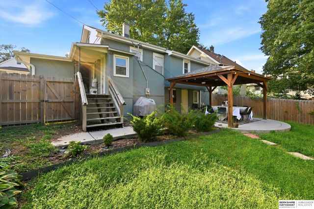 3041 S 18th Street, Omaha, NE 68108
