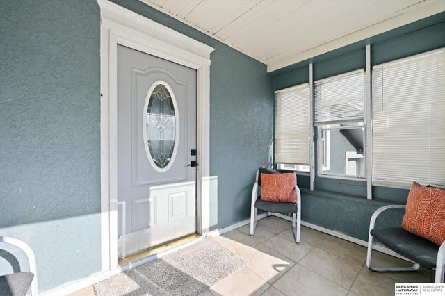 3041 S 18th Street, Omaha, NE 68108