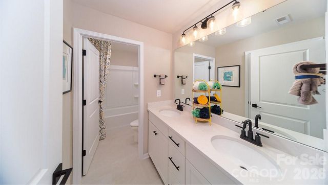 112 Rhuidean Court, Troutman, NC 28166