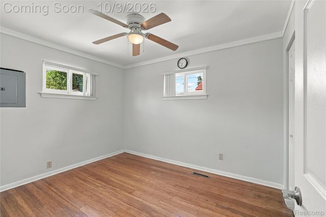 3974 Mayfair Street, Dearborn Heights, MI 48125