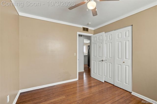 3974 Mayfair Street, Dearborn Heights, MI 48125