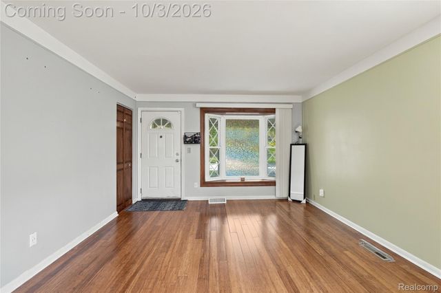 3974 Mayfair Street, Dearborn Heights, MI 48125