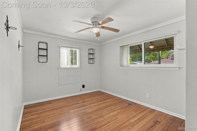 3974 Mayfair Street, Dearborn Heights, MI 48125