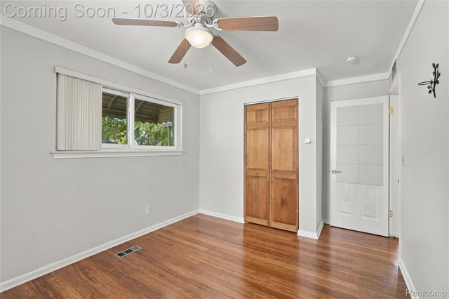 3974 Mayfair Street, Dearborn Heights, MI 48125