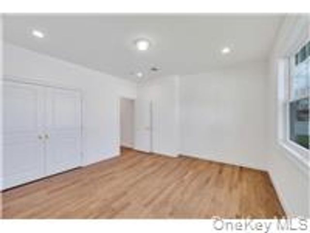 87 West Avenue, Hicksville, NY 11801