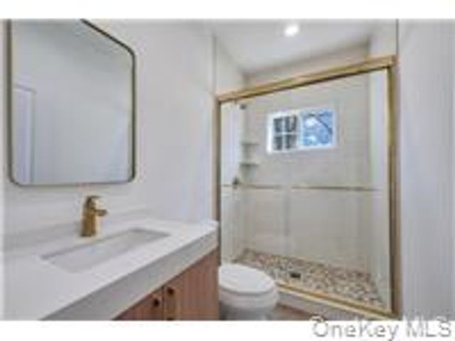 87 West Avenue, Hicksville, NY 11801