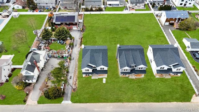 87 West Avenue, Hicksville, NY 11801