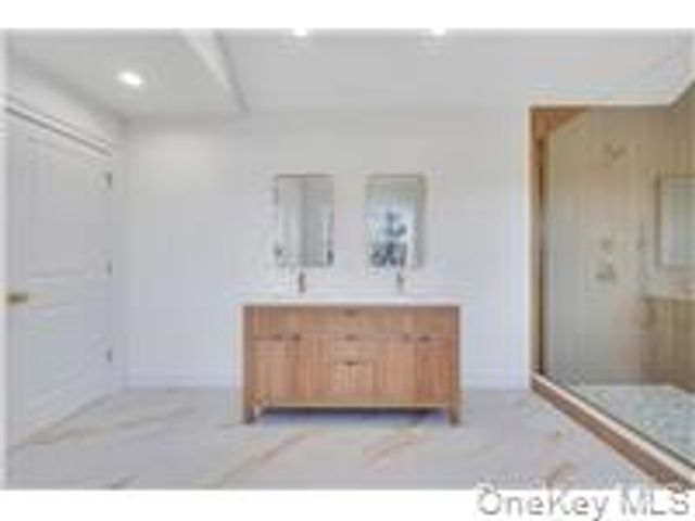 87 West Avenue, Hicksville, NY 11801