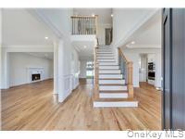 87 West Avenue, Hicksville, NY 11801
