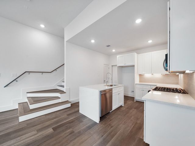 7504 Carver Road A, Houston, TX 77088