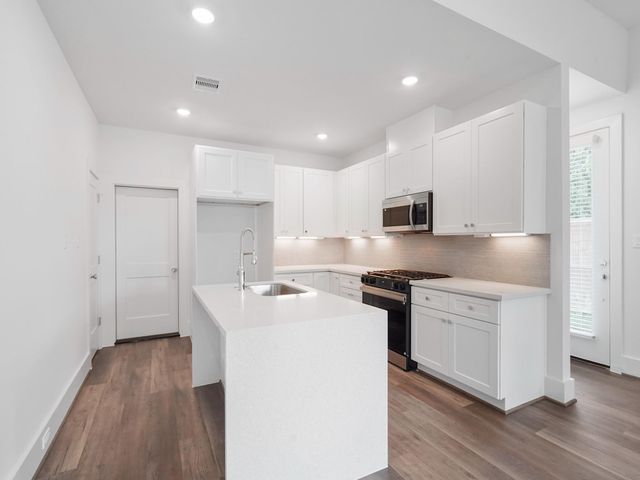 7504 Carver Road A, Houston, TX 77088