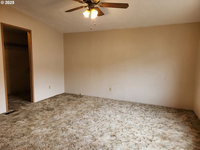 100 RIVER BEND Rd 107, Reedsport, OR 97467