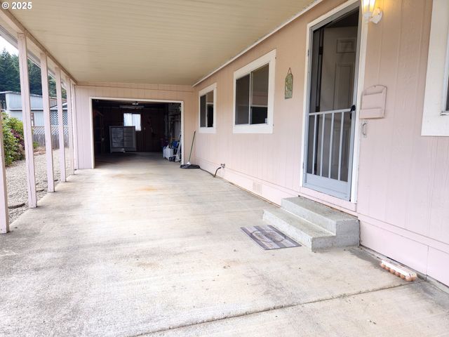 100 RIVER BEND Rd 107, Reedsport, OR 97467