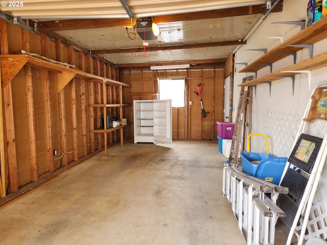 100 RIVER BEND Rd 107, Reedsport, OR 97467