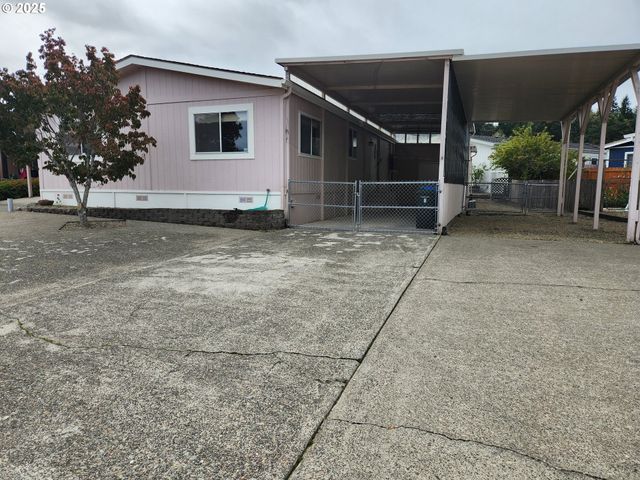 100 RIVER BEND Rd 107, Reedsport, OR 97467