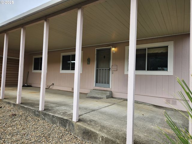 100 RIVER BEND Rd 107, Reedsport, OR 97467