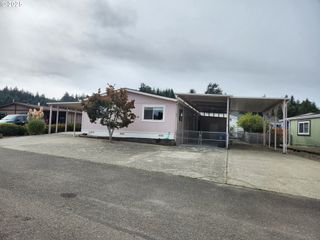 100 RIVER BEND Rd 107, Reedsport, OR 97467