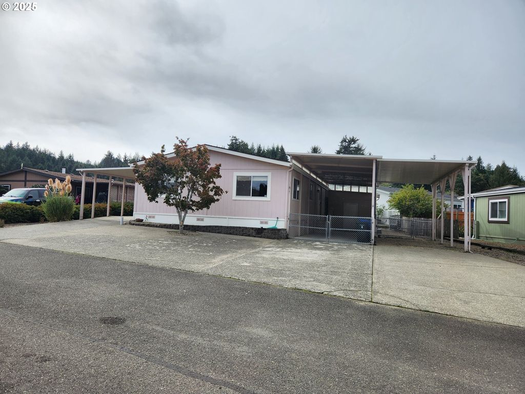 100 RIVER BEND Rd 107, Reedsport, OR 97467