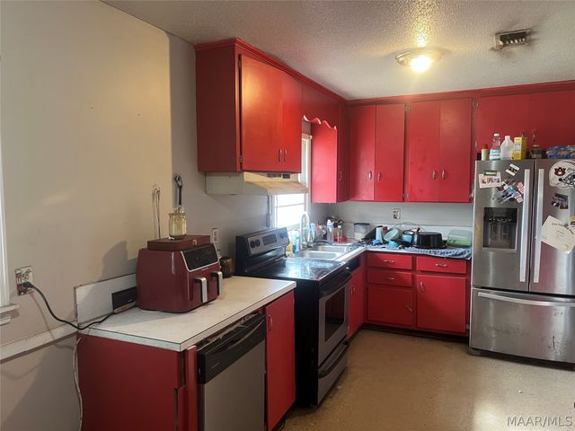 104 Lee Circle, Prattville, AL 36067