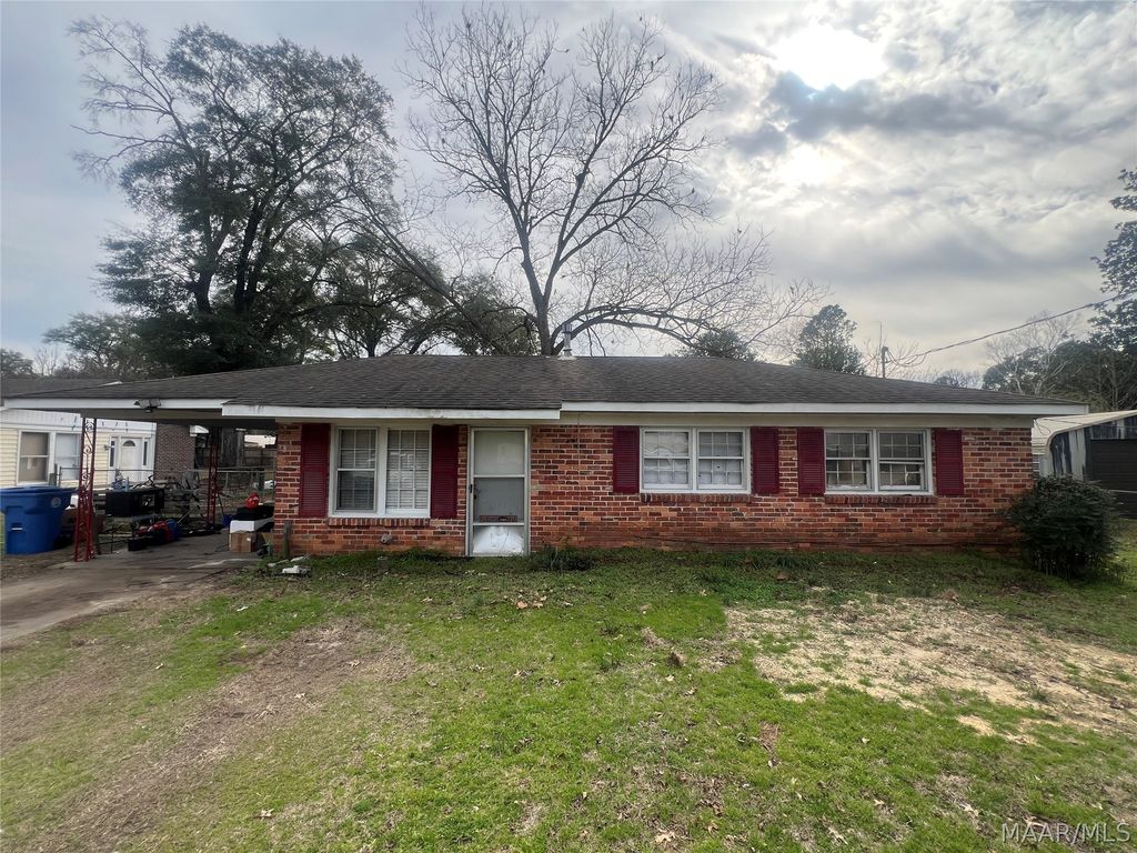 104 Lee Circle, Prattville, AL 36067