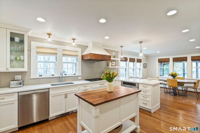 97 Middlebrook Road, West Hartford, CT 06119