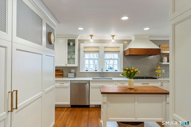 97 Middlebrook Road, West Hartford, CT 06119