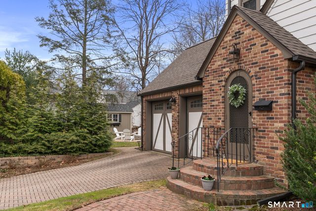 97 Middlebrook Road, West Hartford, CT 06119