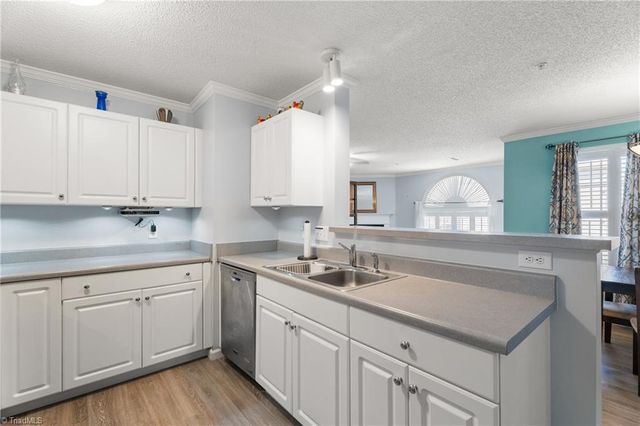 212 Mill Pond Drive, Winston-salem, NC 27106