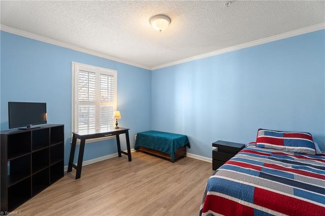 212 Mill Pond Drive, Winston-salem, NC 27106