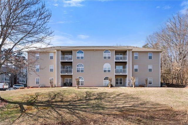 212 Mill Pond Drive, Winston-salem, NC 27106