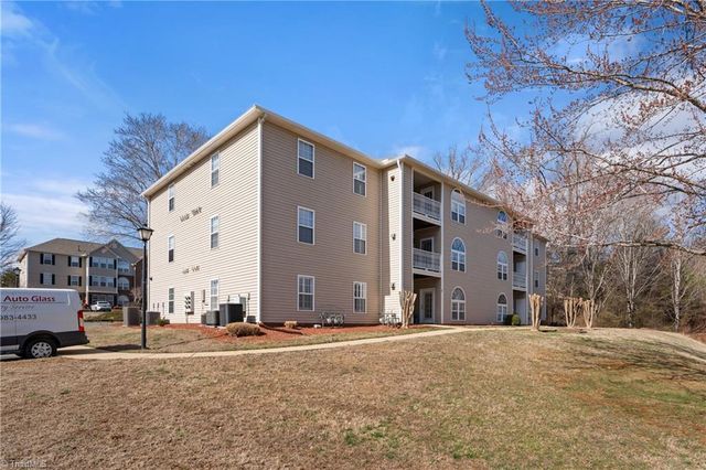 212 Mill Pond Drive, Winston-salem, NC 27106