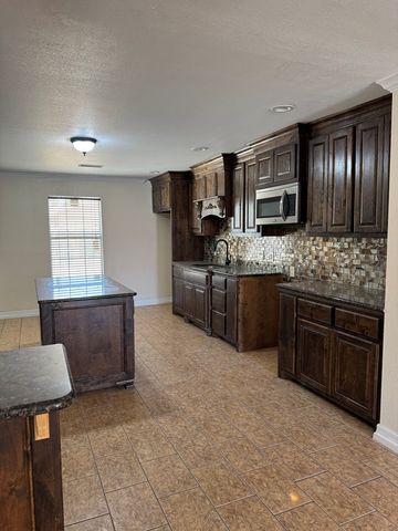 1921 Hudson, Midland, TX 79705