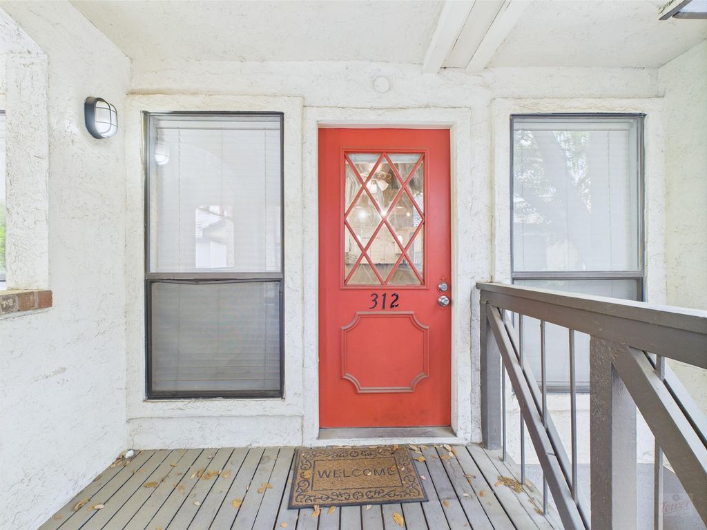 806 W 24th ST 312, Austin, TX 78705