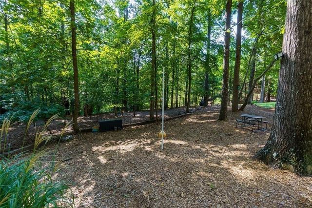 201 Glenrise Court, Woodstock, GA 30188