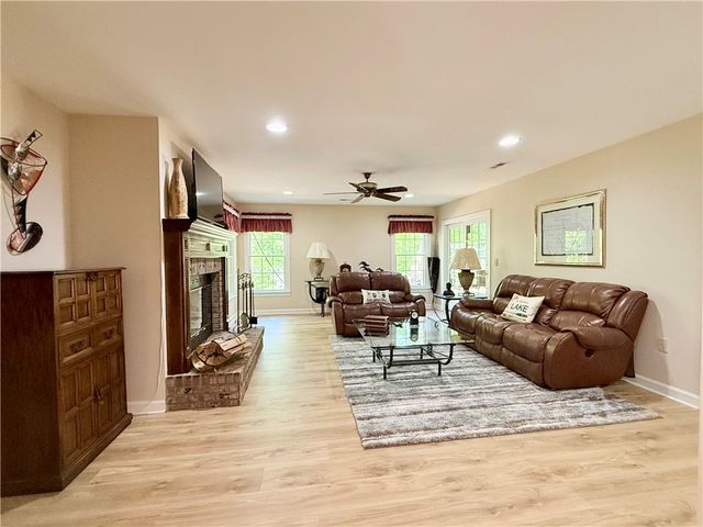 10 Captain Lane, Salem, SC 29676