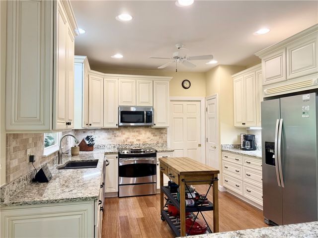 10 Captain Lane, Salem, SC 29676
