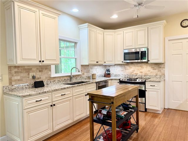 10 Captain Lane, Salem, SC 29676