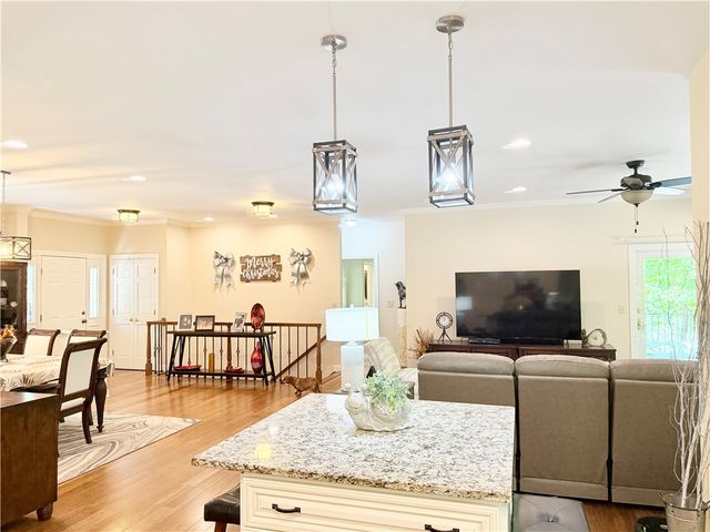 10 Captain Lane, Salem, SC 29676