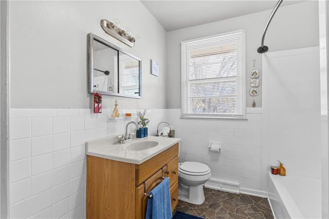 1929 S Crescent Avenue, Independence, MO 64052