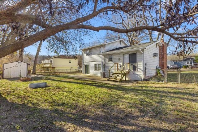 1929 S Crescent Avenue, Independence, MO 64052