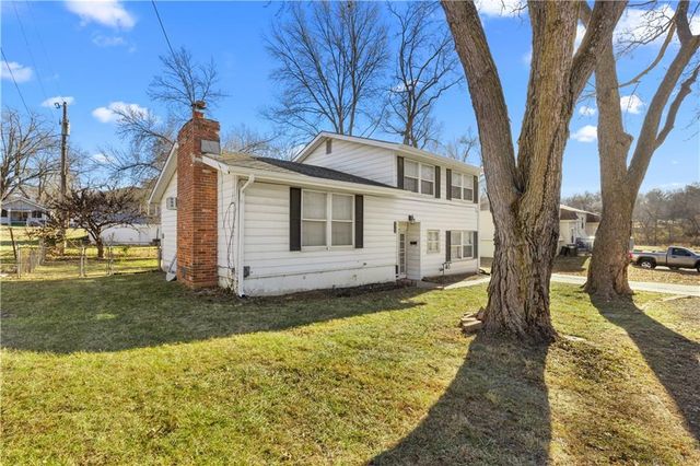 1929 S Crescent Avenue, Independence, MO 64052