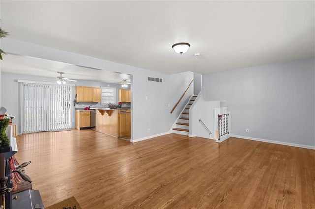 1929 S Crescent Avenue, Independence, MO 64052