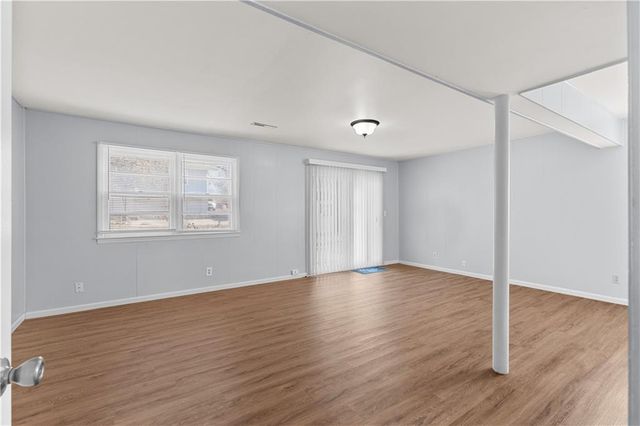 1929 S Crescent Avenue, Independence, MO 64052