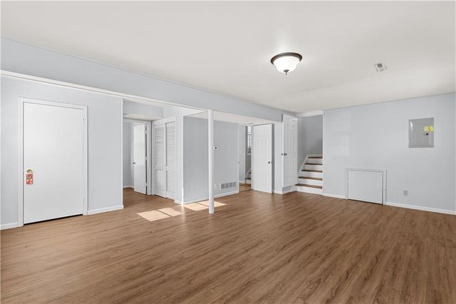 1929 S Crescent Avenue, Independence, MO 64052