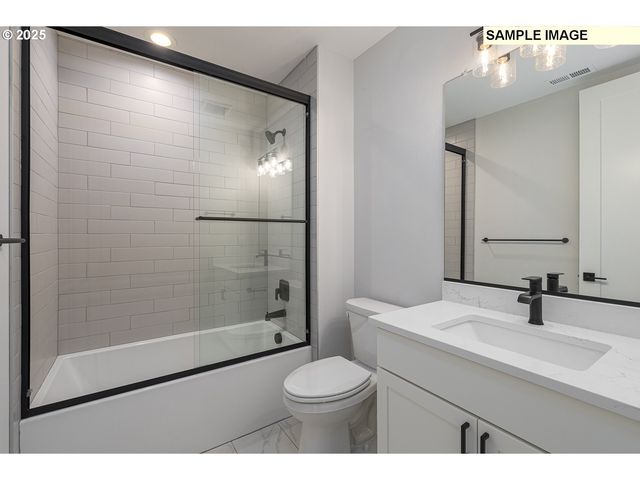 15225 Se TOWERS Ter, Milwaukie, OR 97267