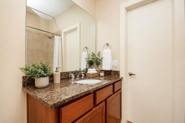 4020 Center Street, Houston, TX 77007