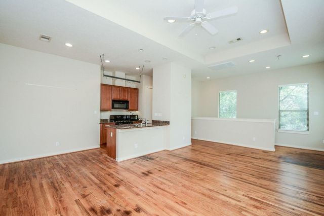 4020 Center Street, Houston, TX 77007