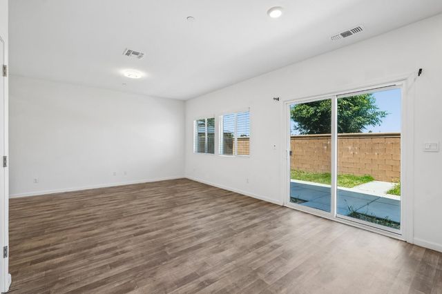 123 Traverso St, Manteca, CA 95336